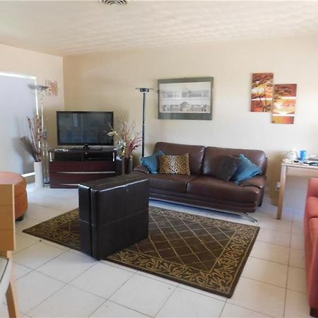 Dolphin Isles Resort Fort Lauderdale Bagian luar foto